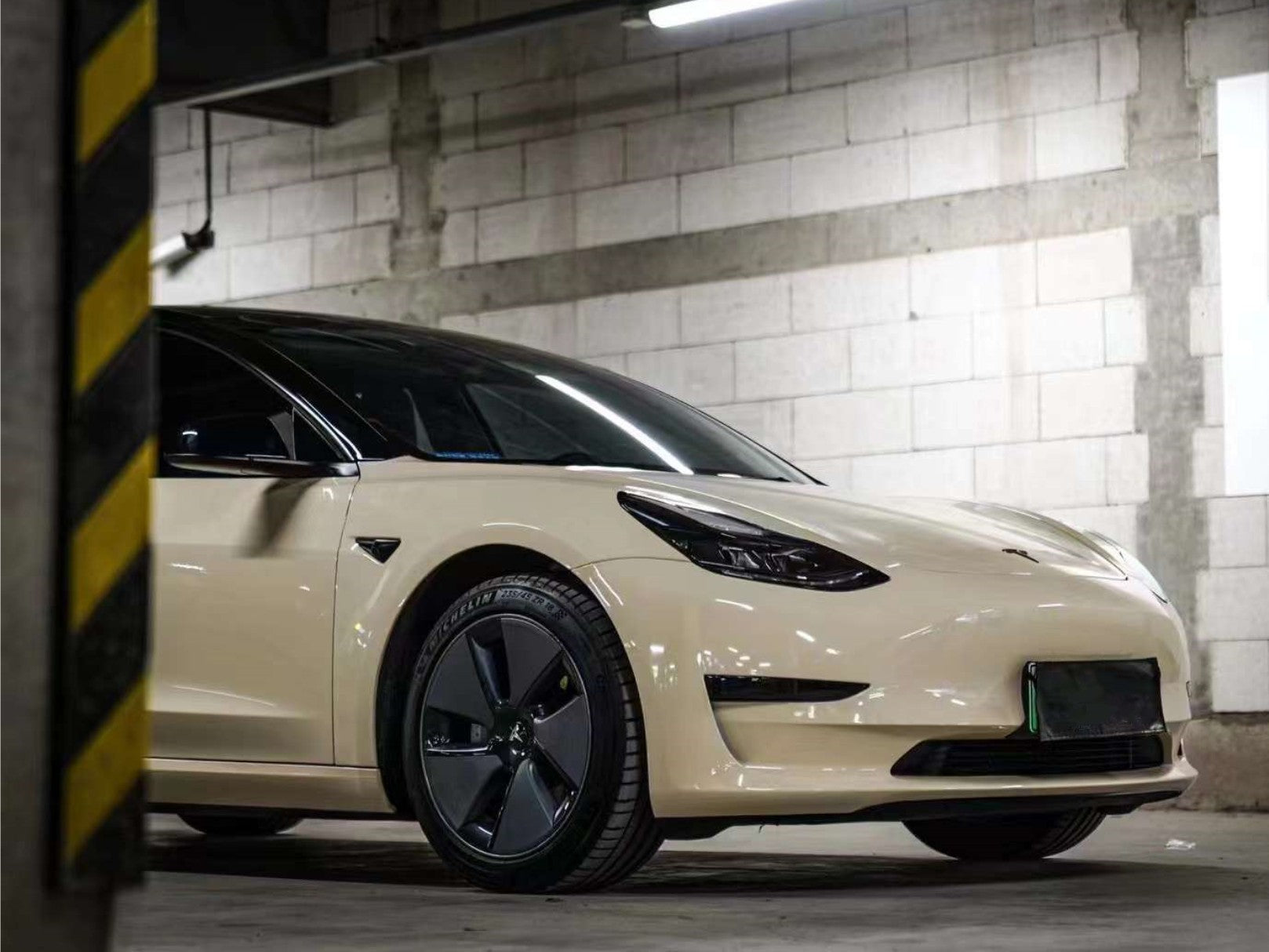 Quality Gloss Khaki Milan Car Vinyl Wrap  For Sale |