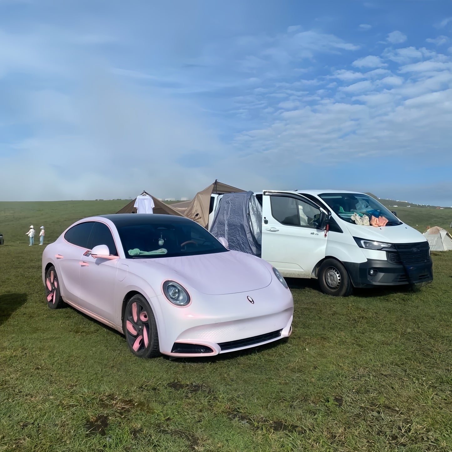 Gloss Metallic Pink to White Car Vinyl Wrap